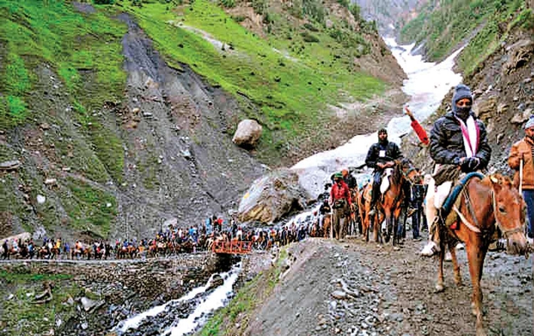 MHA holds high-level meeting on security for Amarnath Yatra, Mandaviya reviewed health services 