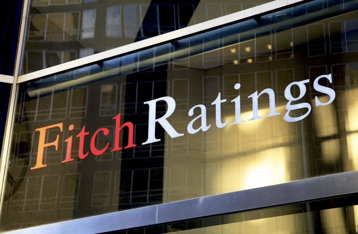 Fitch says Pakistan faces big external financing risks despite economic progress