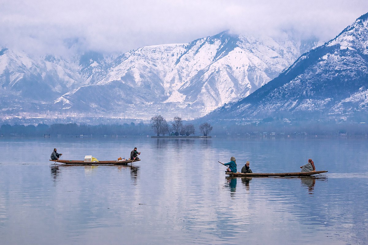 Amazon India announces to open first floating store in Dal lake