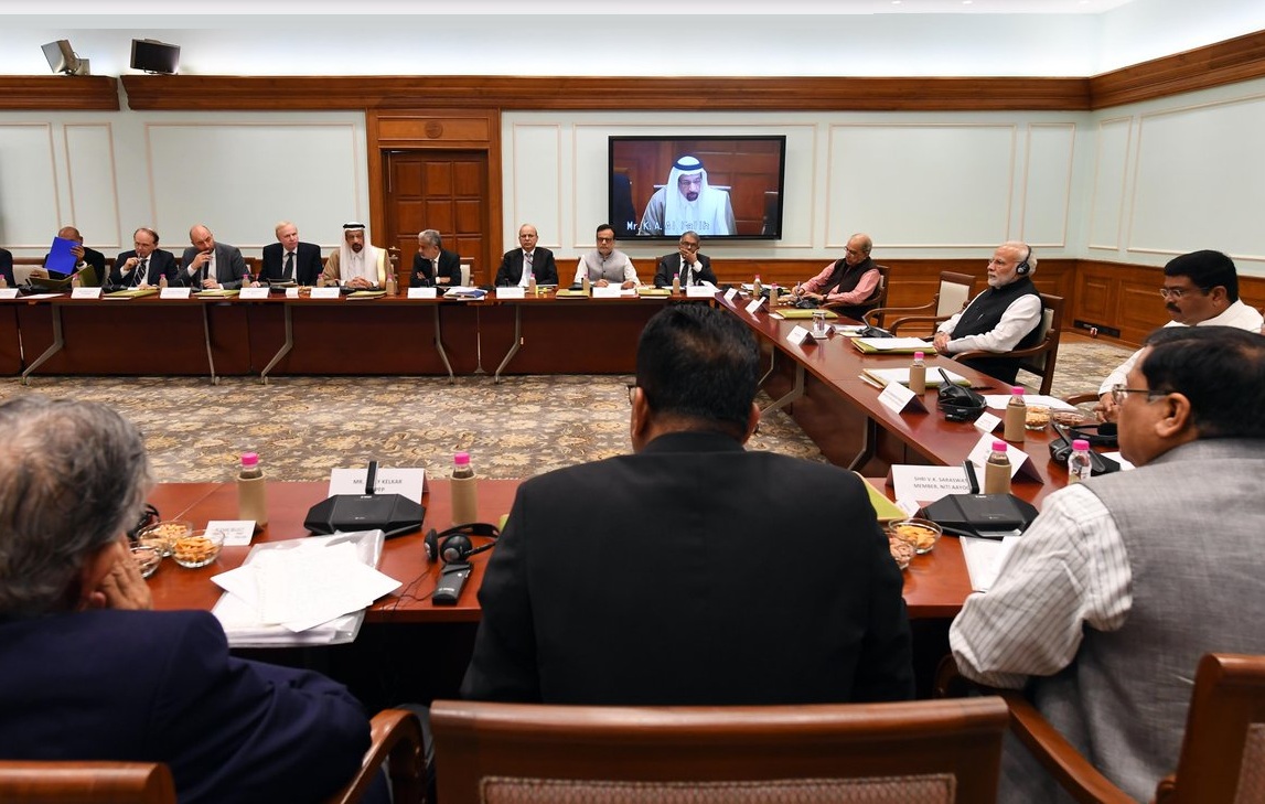 प्रधानमंत्री ने 10 राज्यों के ज़िलाधिकारियों के साथ कोविड-19 की स्थिति की समीक्षा की
