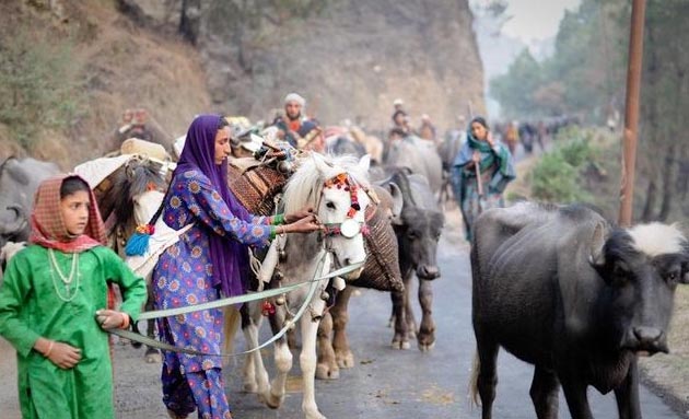 जम्मू-कश्मीर: उपराज्यपाल की घोषणा, पहाड़ी समुदाय को अनुसूचित जनजाति संवर्ग में मिलेगा 10 फीसदी आरक्षण