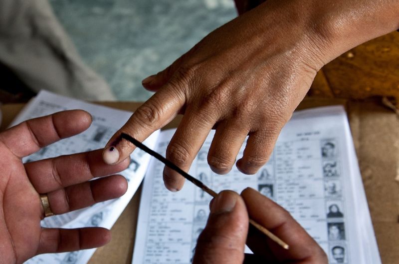 Brisk polling continues for 2nd phase Of Lok Sabha elections in 88 parliamentary constituencies
