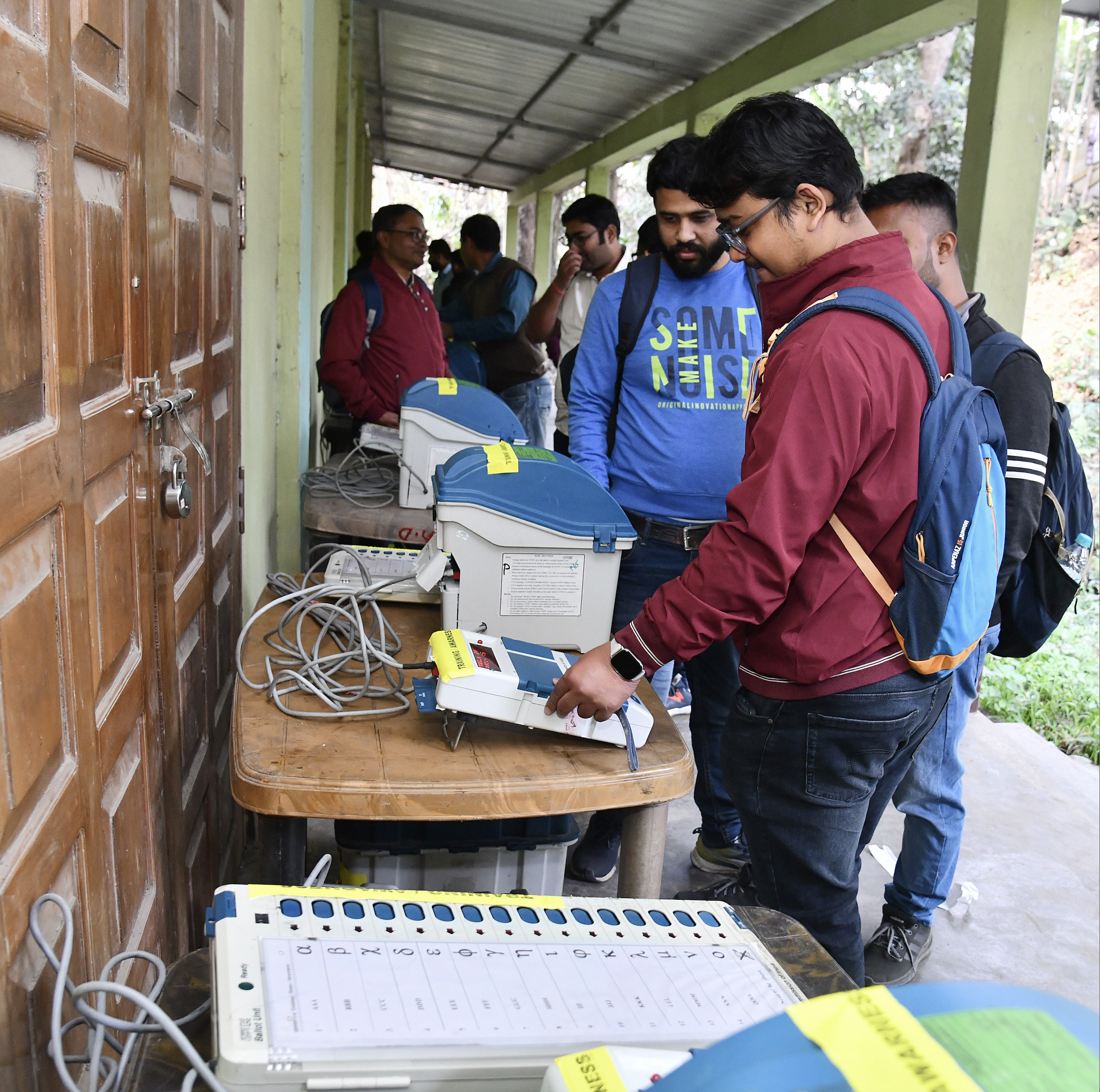 चुनाव में कैसे काम करती है EVM, जानिए इससे जुड़े रोचक तथ्य