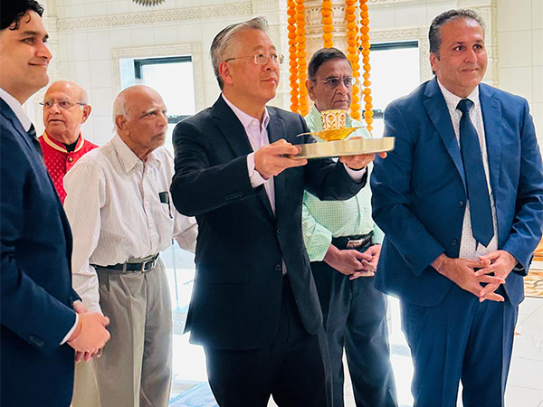 US official visits Jain Temple in California, terming ‘Indian-Americans’ backbone of strong relationship