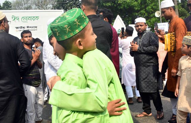 Eid-ul-Fitr is being celebrated in Bangladesh; PM Modi greets Sheikh Hasina, people of Bangladesh