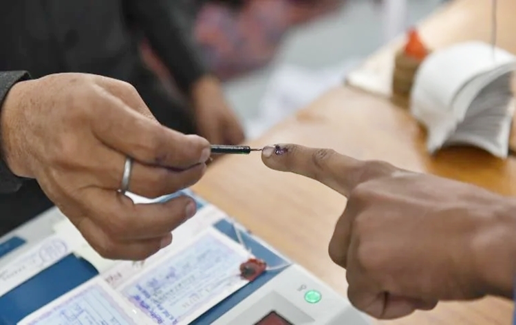 लोकसभा चुनाव: सुबह 9 बजे तक त्रिपुरा में 16.65%, पश्चिम बंगाल में 15.68% मतदान