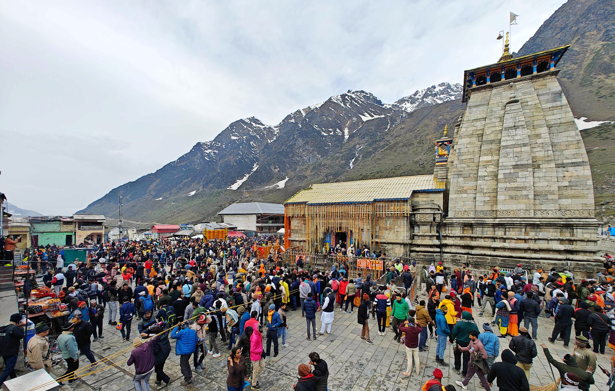 बदरीनाथ और केदारनाथ मंदिर समिति के अध्यक्ष ने दिए दर्शन व्यवस्था के निरीक्षण के निर्देश