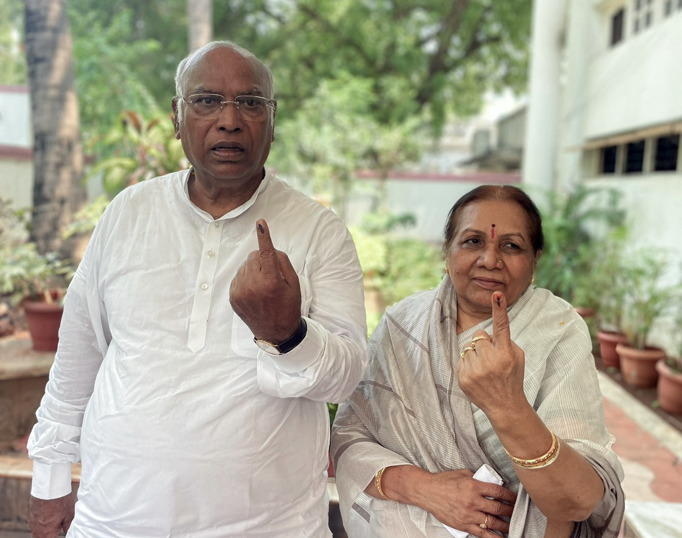 Congress president Mallikarjun Kharge casts vote in Karnataka’s Kalaburagi