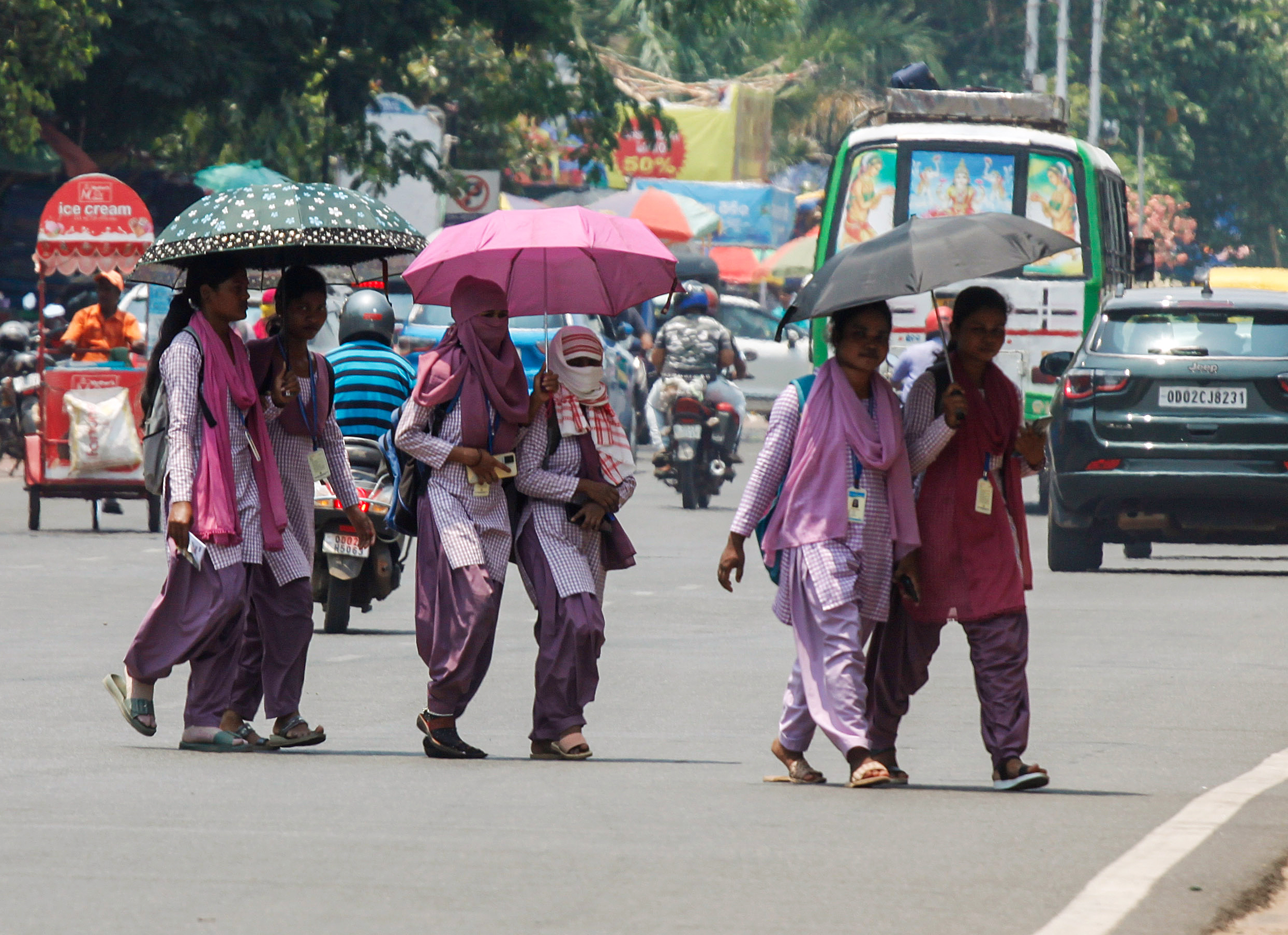 Heat wave continues to scorch East and South India