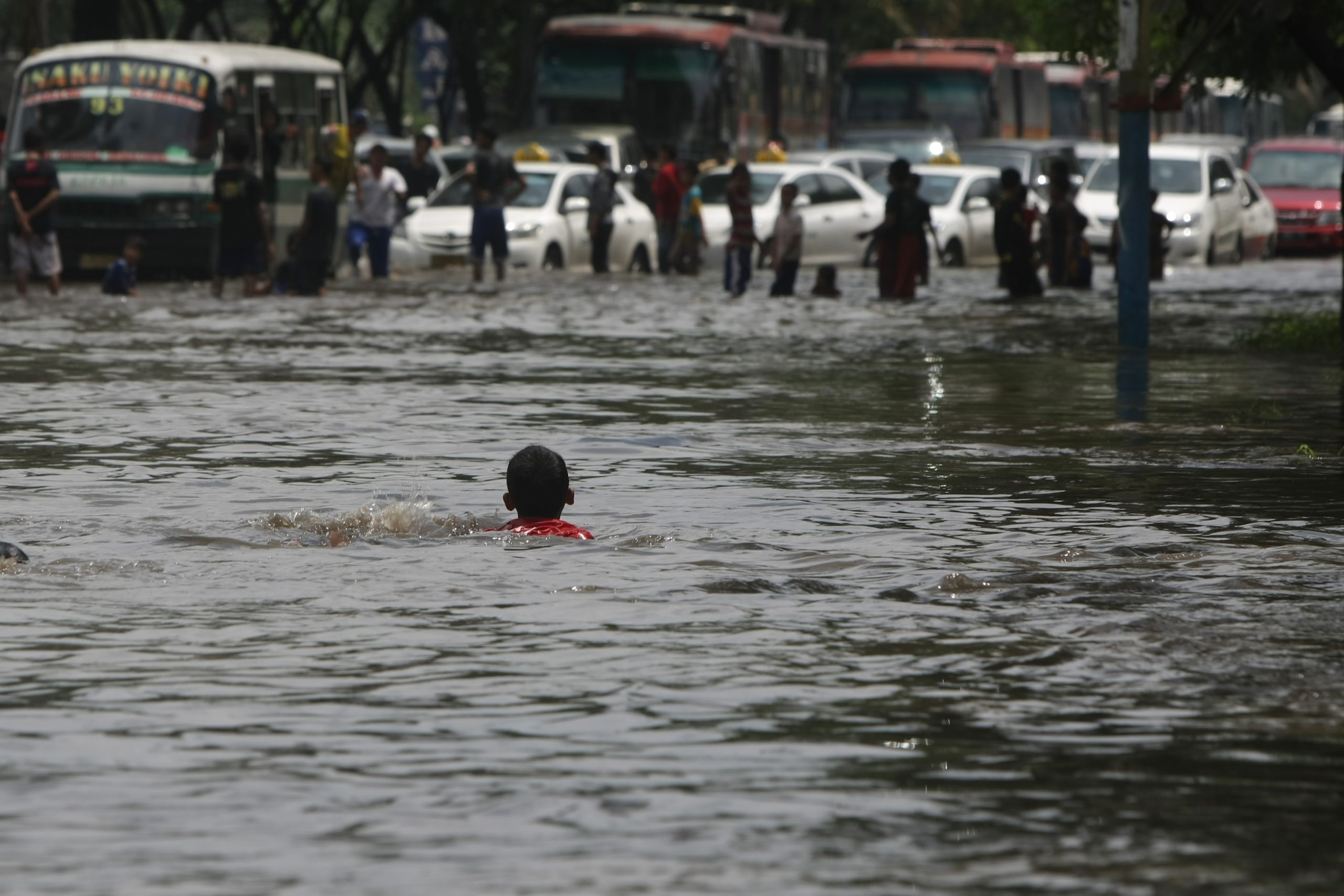 Floods in Indonesia’s South Sulawesi kill 14