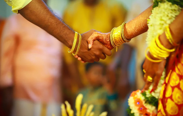 सात फेरे और पारंपरिक रीति-रिवाजों के बिना हिंदू विवाह अमान्य: सुप्रीम कोर्ट