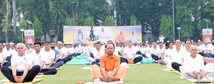 संपूर्ण मानवता के कल्याण के मार्ग को प्रशस्त करता है अंतर्राष्ट्रीय योग दिवस : योगी आदित्यनाथ