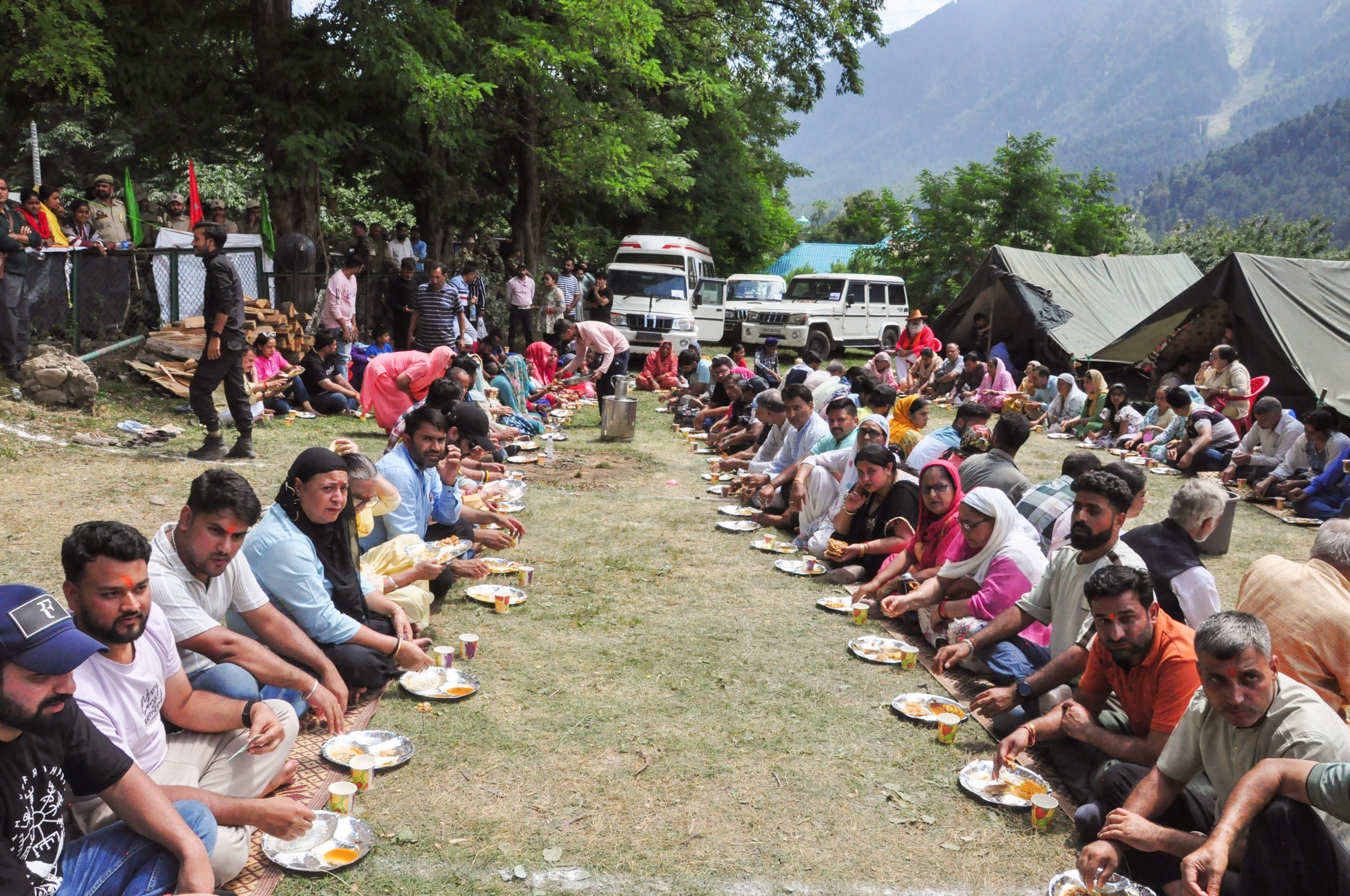 अमरनाथ यात्रा : कड़ी सुरक्षा के बीच 1,771 तीर्थयात्रियों का जत्था जम्मू आधार शिविर से रवाना