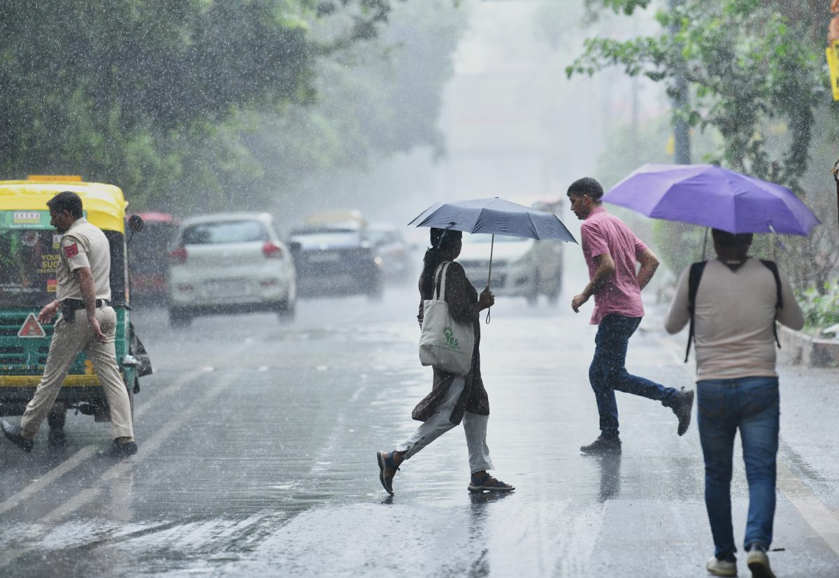 Heavy rains lash Delhi-NCR, brings respite to people from sultry heat