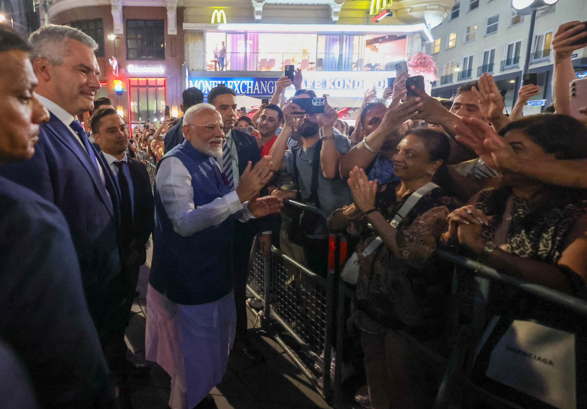 Prime Minister Modi joins Austrian Chancellor for dinner in Vienna