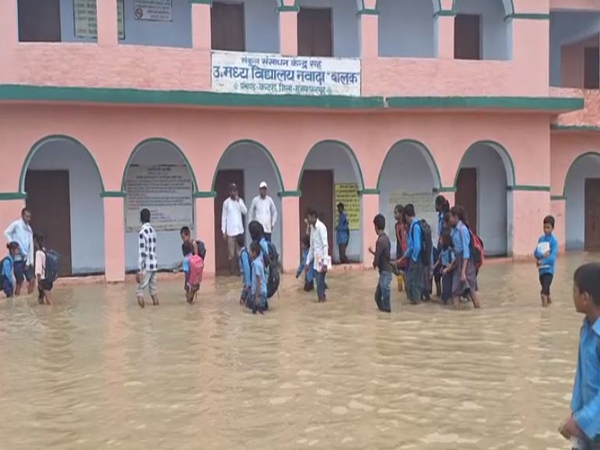 Muzaffarpur floods: Thousands cut off, schools submerged and homes flooded