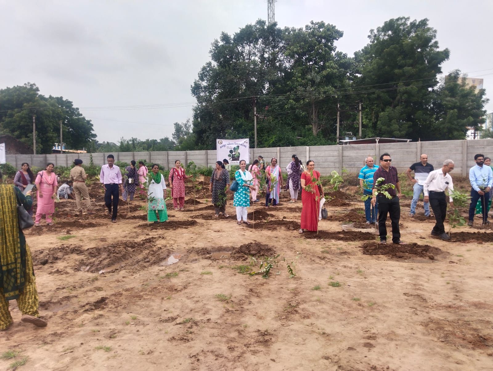 Gujarat: Karmayogis plant tree saplings under ‘Ek Ped Maa Ke Naam’ campaign in Kheda