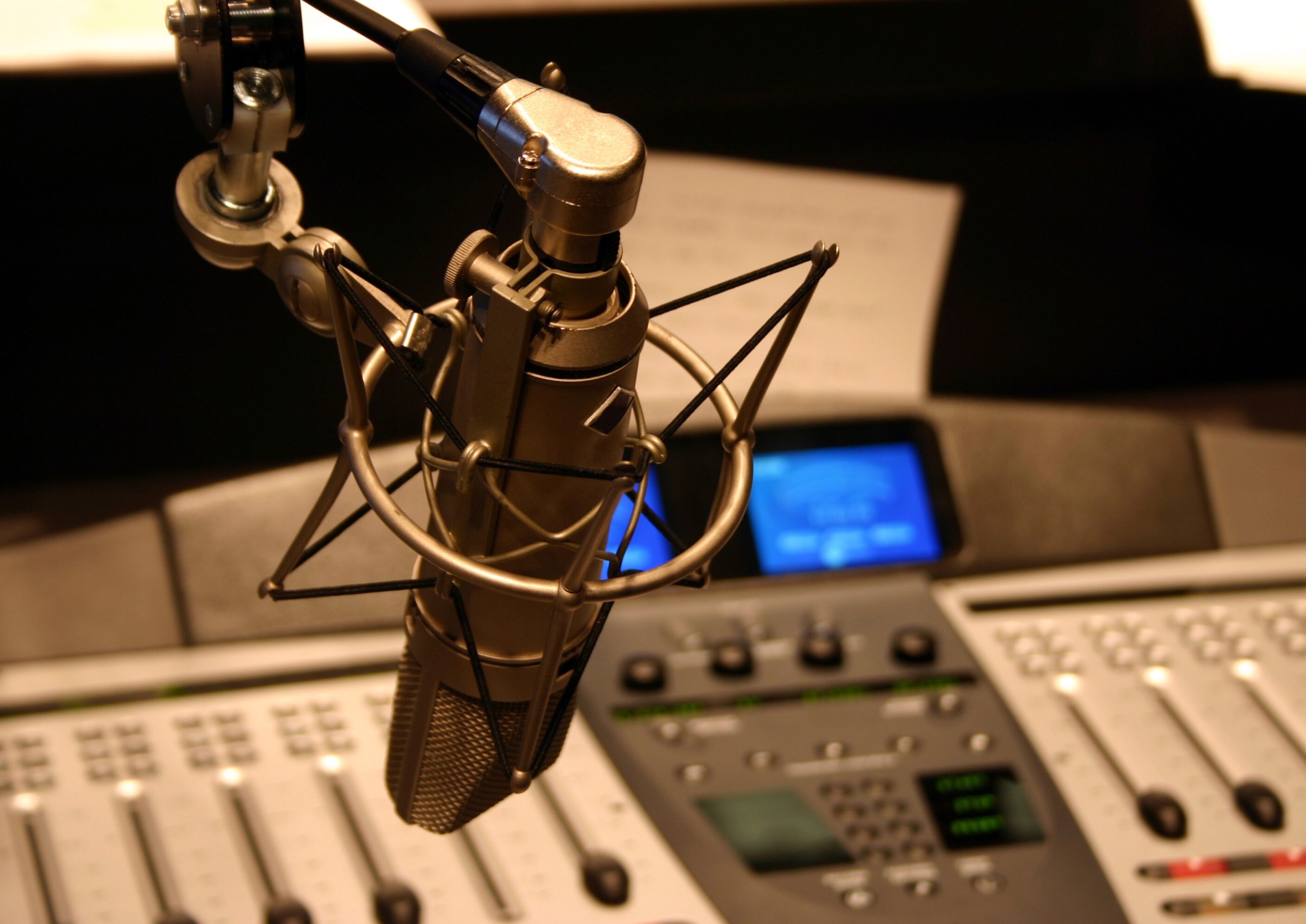 Govt approves rolling out 730 FM radio channels in 234 new cities/towns