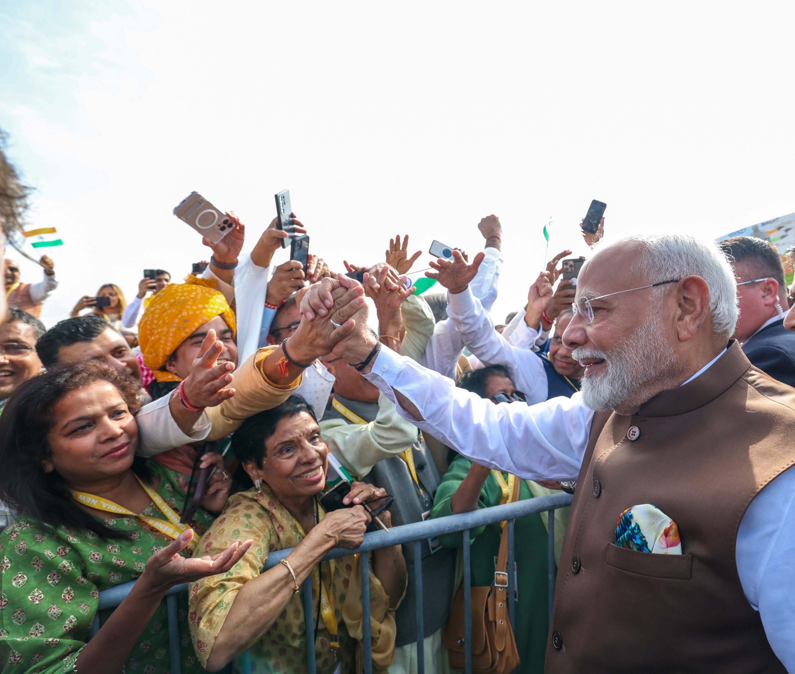 भारतीय प्रवासियों ने पारंपरिक गरबा नृत्य कर पीएम मोदी का गर्मजोशी से किया स्वागत