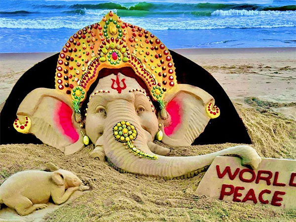 Ganesh Chaturthi: Sand artist Sudarsan Pattnaik sculpts Lord Ganesha at Puri Beach