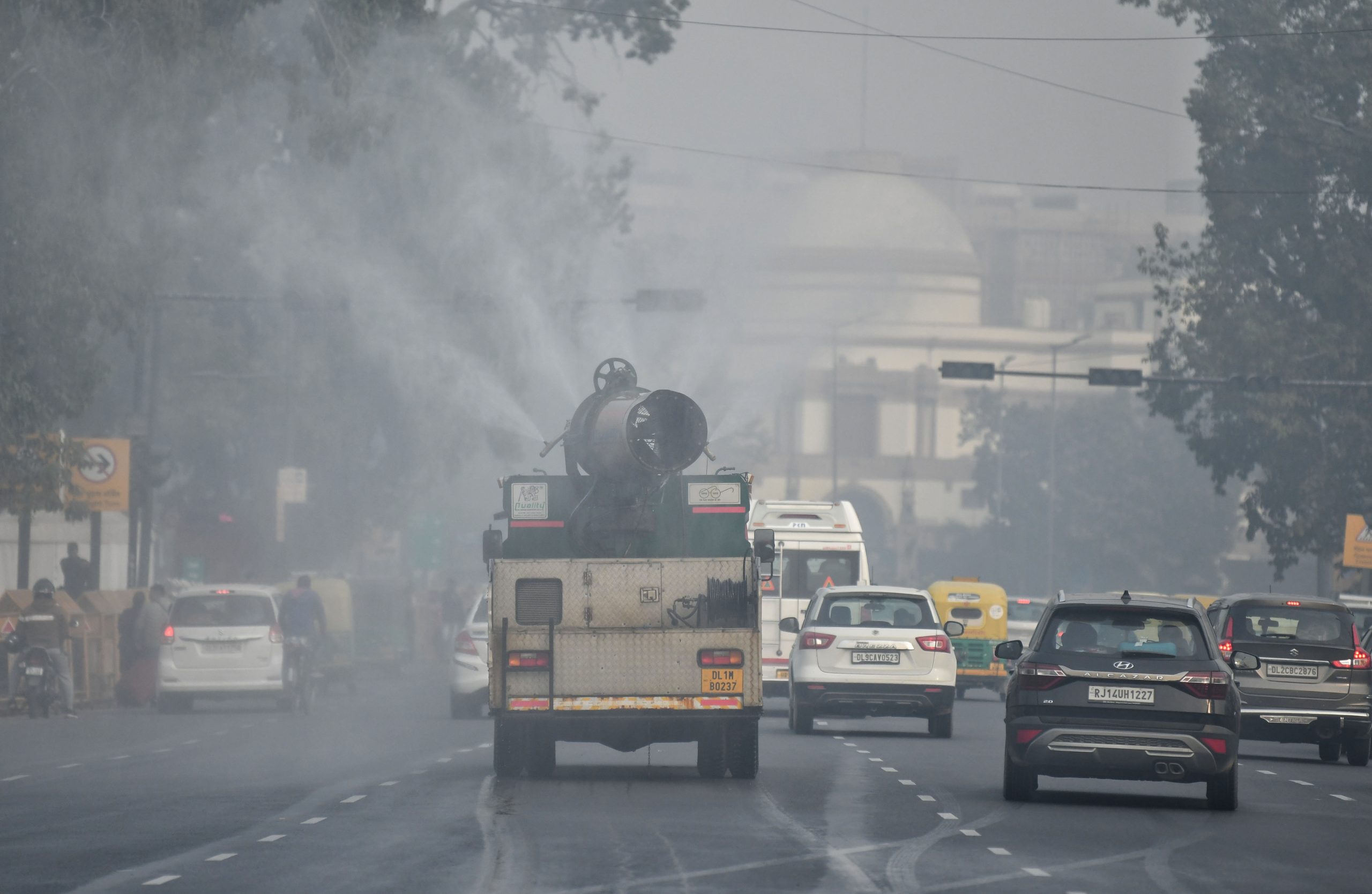 No relief from pollution, Delhi air remains very poor