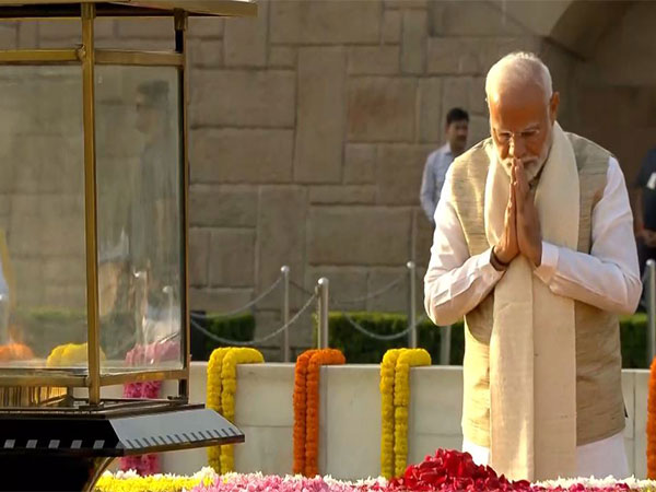 PM Modi pays tribute to Mahatma Gandhi, Lal Bahadur Shastri on birth anniversary