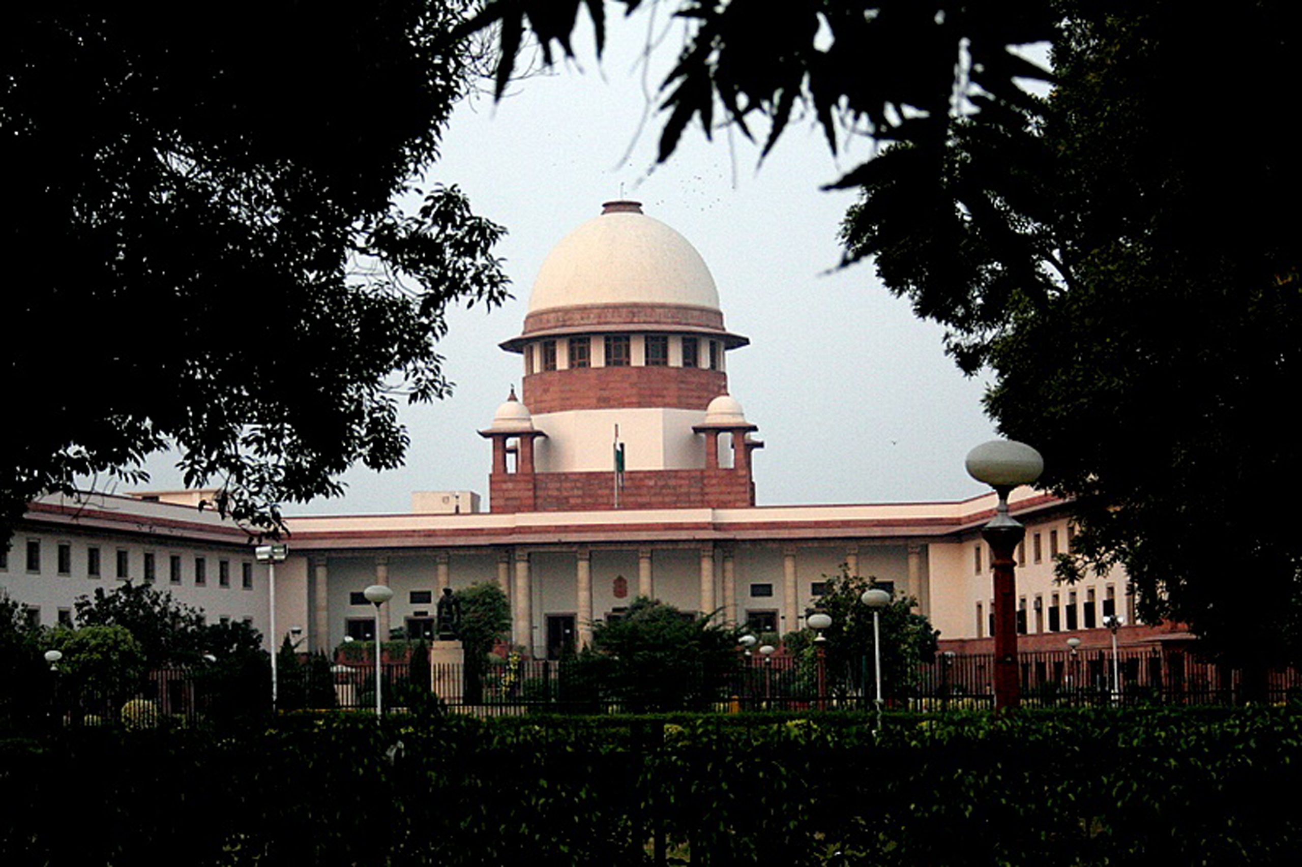 Supreme Court rules not all private properties can be acquired by Govt under Article 39(b)