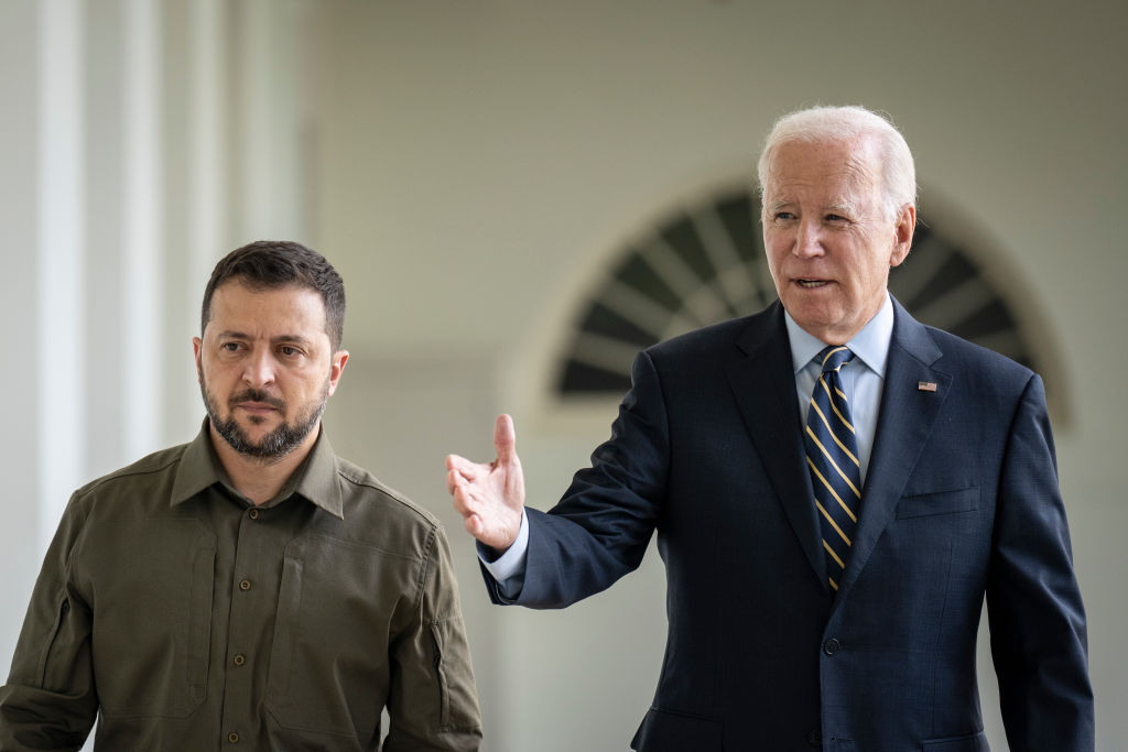 Biden allows Ukraine to use US arms to strike inside Russia