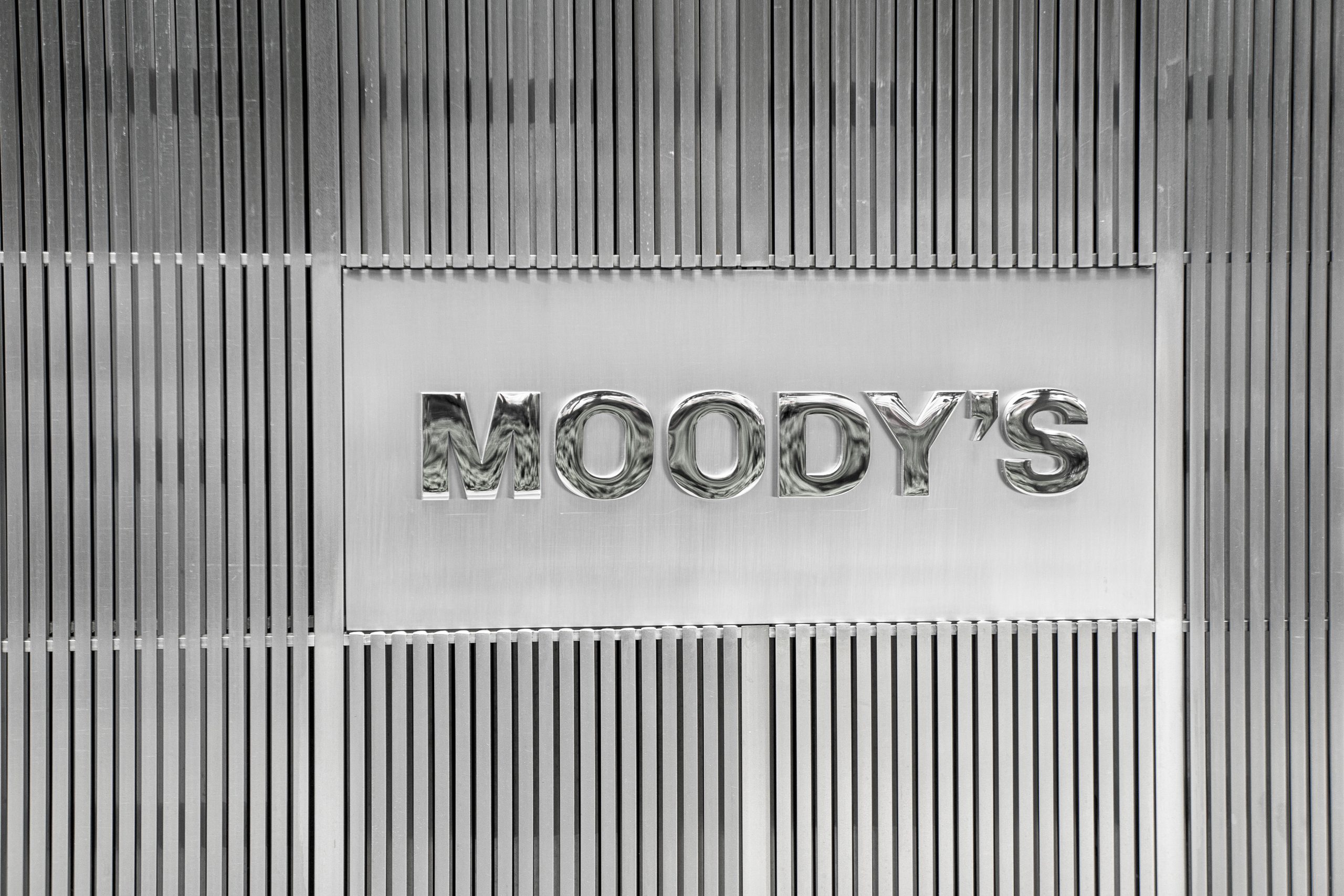 Moody’s downgrades Bangladesh’s outlook to negative