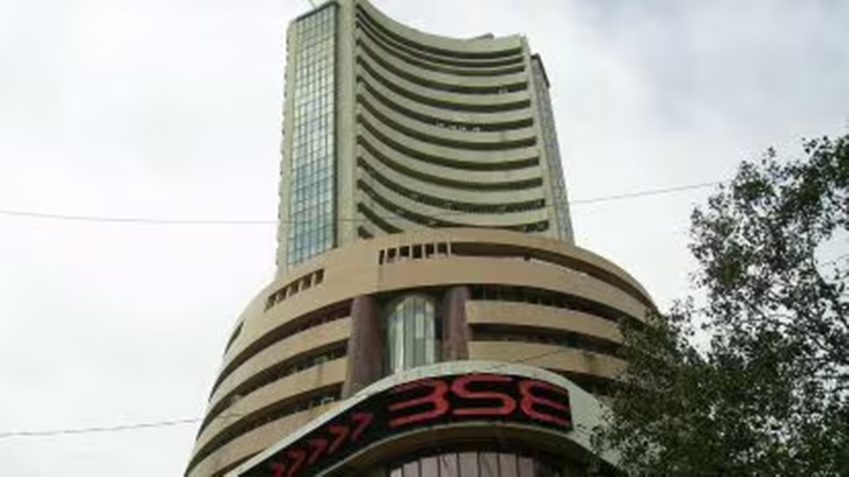 Indian equity markets open flat amid mixed global cues