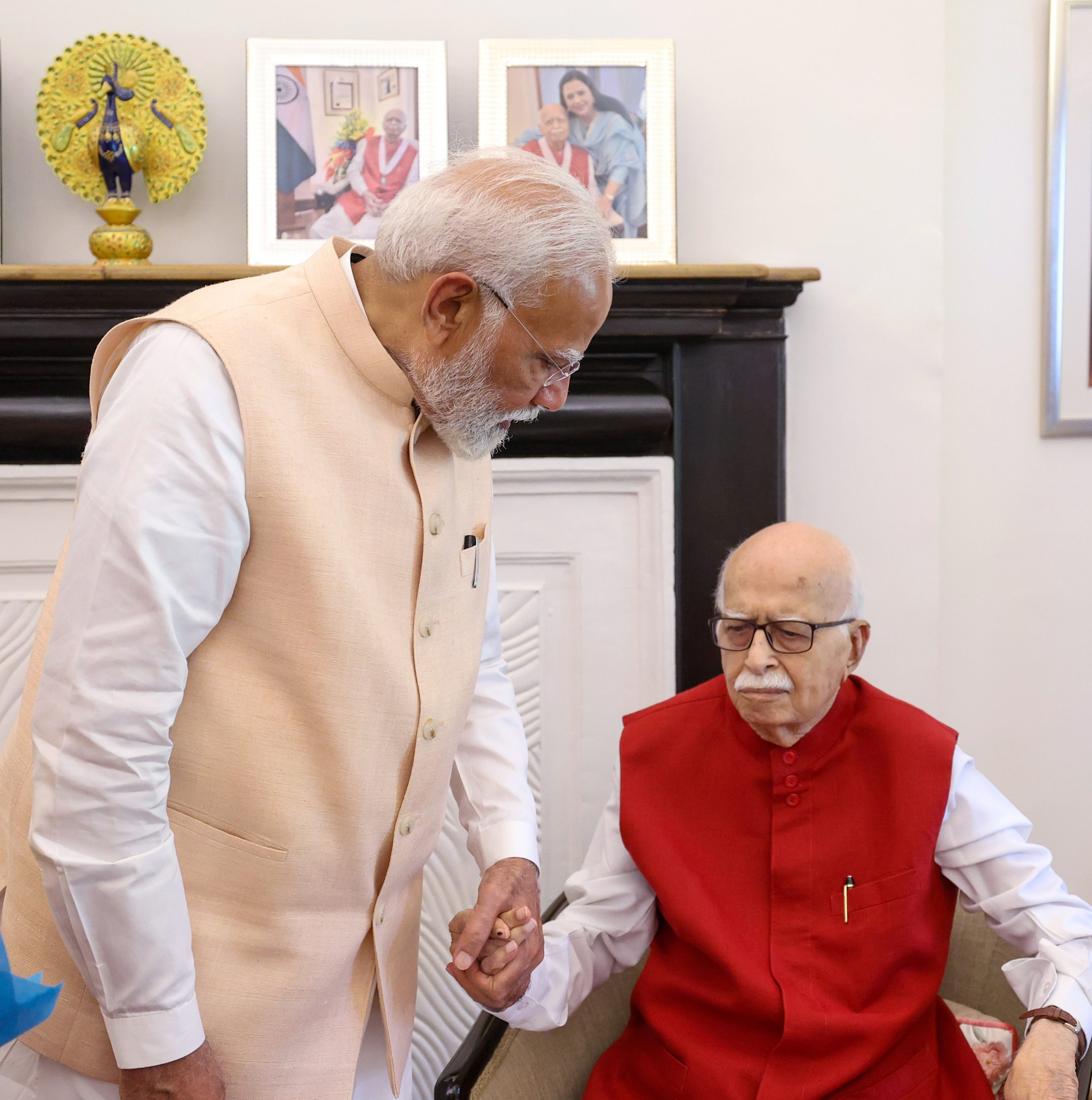 LK Advani discharged from hospital after health improvement