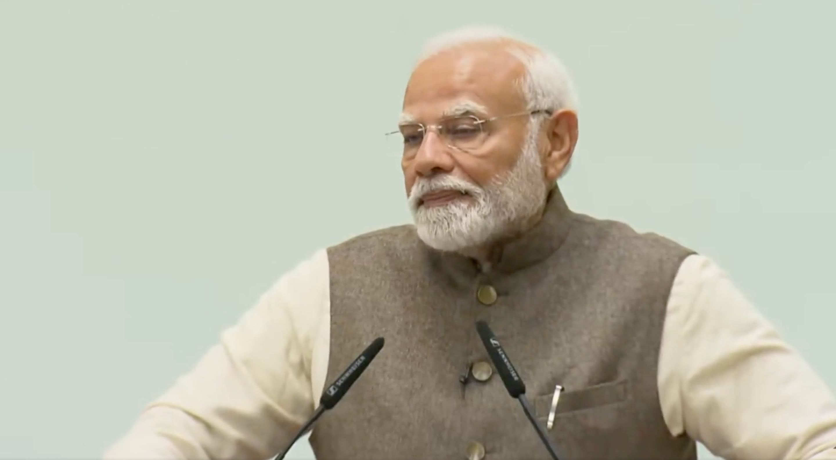 PM Modi releases compendium of Subramania Bharati’s works on 143rd ...