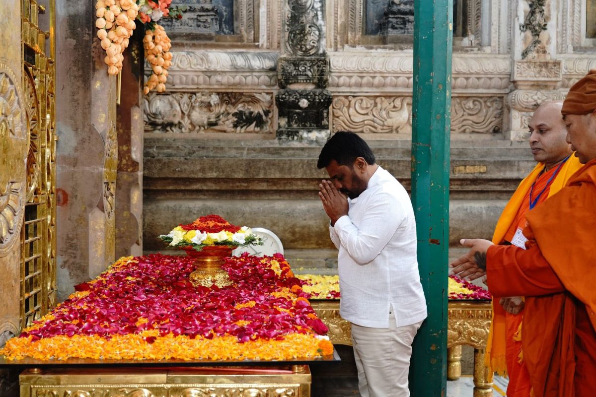 Sri Lankan President Anura Kumara Dissanayake visits Mahabodhi temple in Bihar