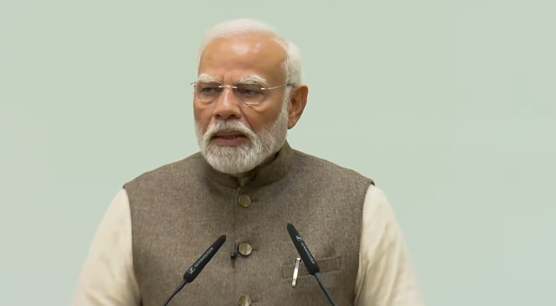 पीएम मोदी ने महान तमिल कवि सुब्रमण्य भारती की संपूर्ण रचनाओं के संग्रह का किया विमोचन, कहा- संपूर्ण भारत की धरोहर