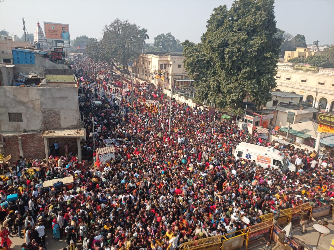 रामलला के दर्शन करने वालों ने तोड़े पुराने रिकॉर्ड, 30 घंटे में 25 लाख श्रद्धालु पहुंचे अयोध्या