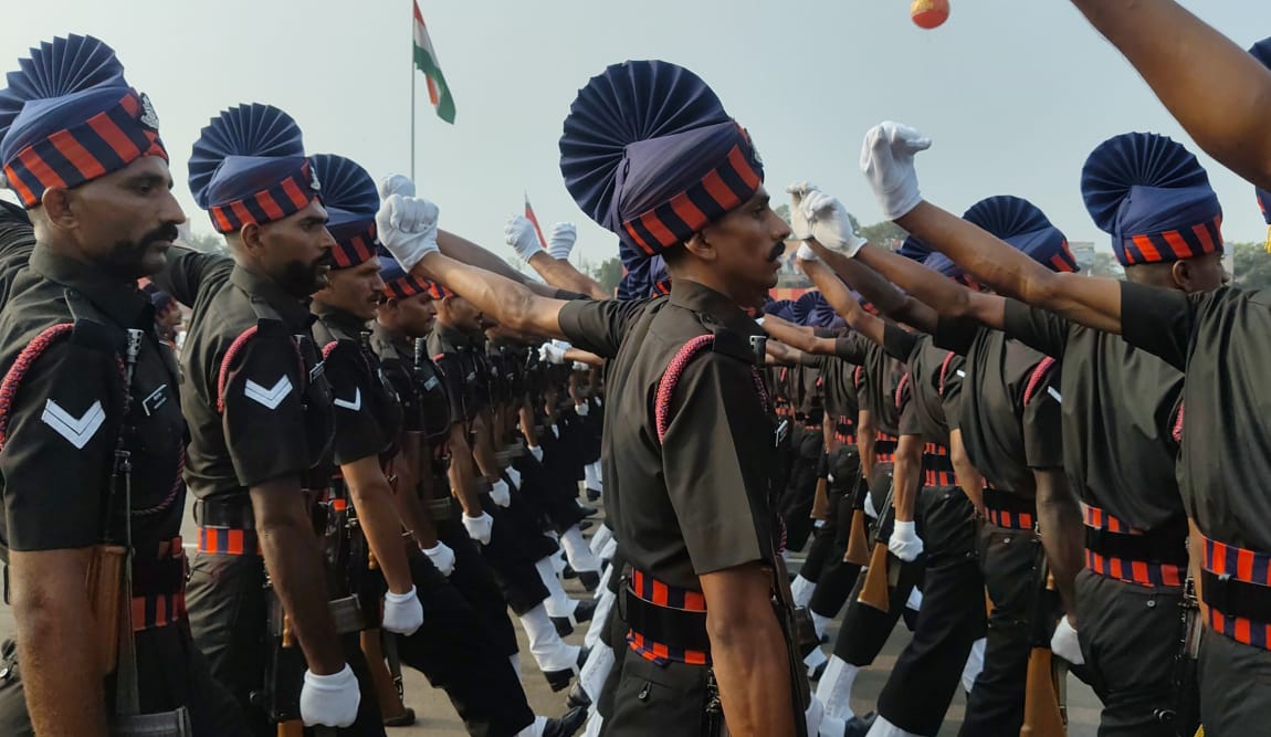 Army Day: सेनाध्यक्ष ने पुणे में सेना दिवस परेड की सलामी ली, पहली बार ऐतिहासिक रूप से नेपाली आर्मी बैंड की टुकड़ी ने भाग लिया