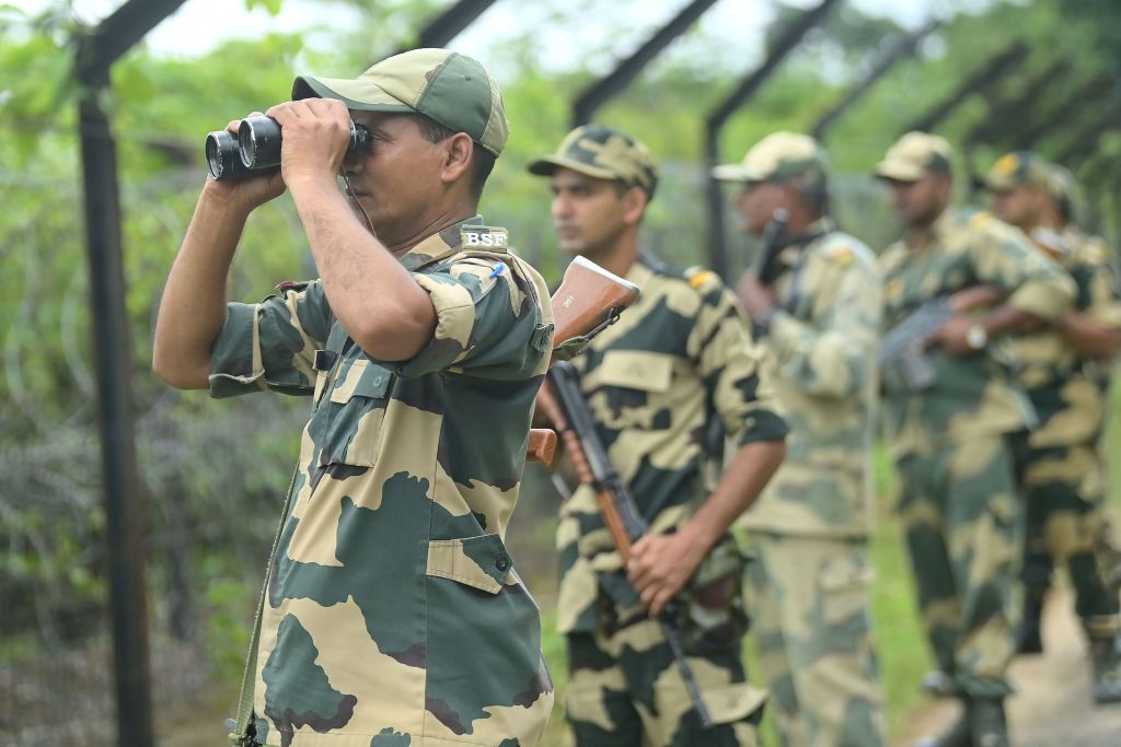 गणतंत्र दिवस : बीएसएफ ने भारत-बांग्लादेश बाॅर्डर पर शुरू किया “OPS Alert” अभ्यास, सीमा पर चौकसी बढ़ी