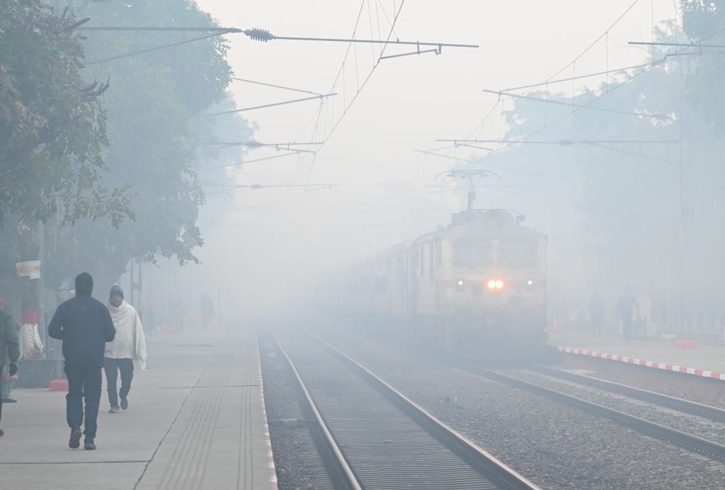 Dense fog disrupts rail and air operations, worsens air quality in Delhi-NCR