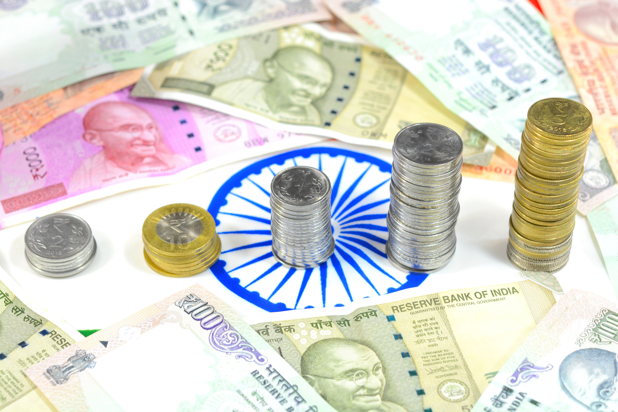 2025 में इंश्योरेंस कंपनियों और एनपीएस ने इक्विटी में निवेश का बनाया रिकॉर्ड, एक लाख करोड़ पार