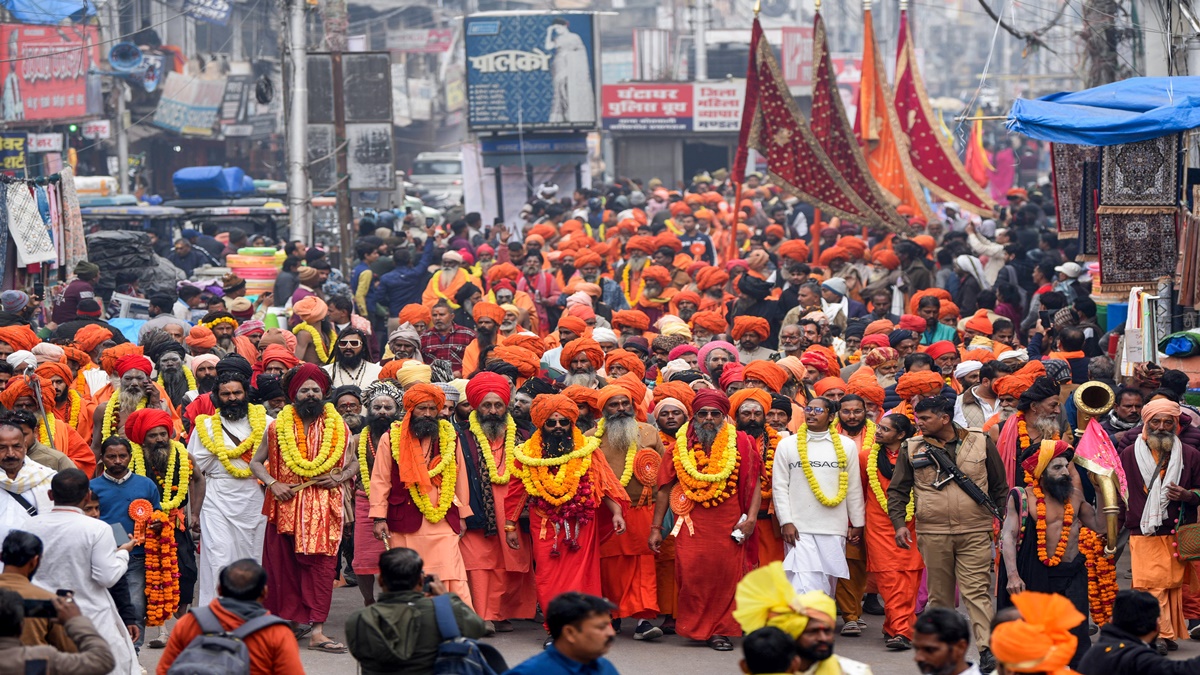 महाकुंभ में आज धर्म संसद का आयोजन, धर्मसभा में सनातन बोर्ड का मसौदा किया जाएगा पेश