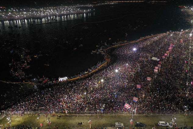 Maha Kumbh 2025 begins: Morning Ganga Aarti marks start of festivities