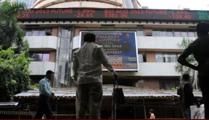 Sensex, Nifty end flat amid mixed global cues