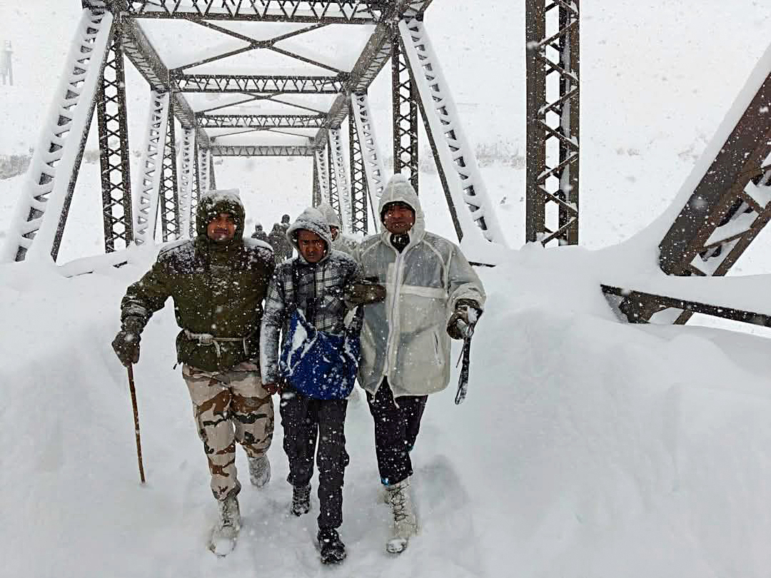 Uttarakhand Avalanche: 32 workers rescued in Chamoli, rescue efforts continue