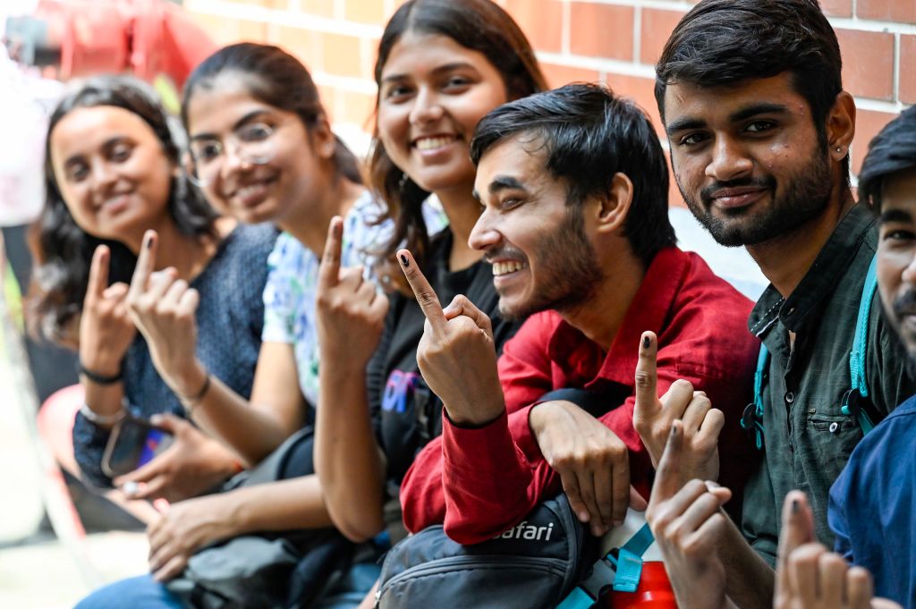 Delhi Polls: Election Commission to begin counting of votes at 8 a.m. today