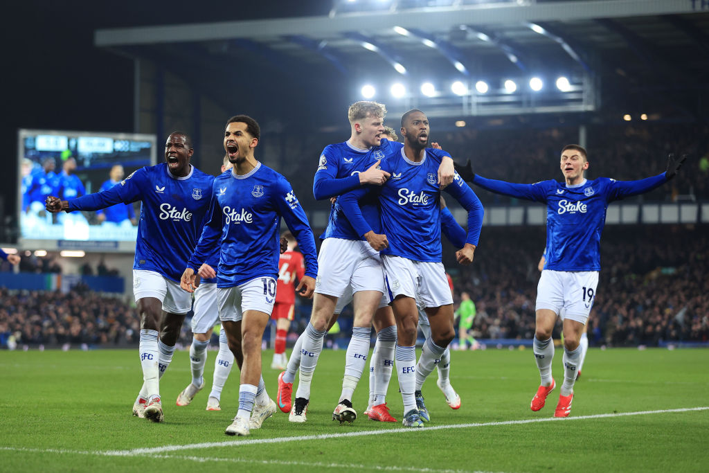 Late Tarkowski goal earns Everton draw in emotional derby finale