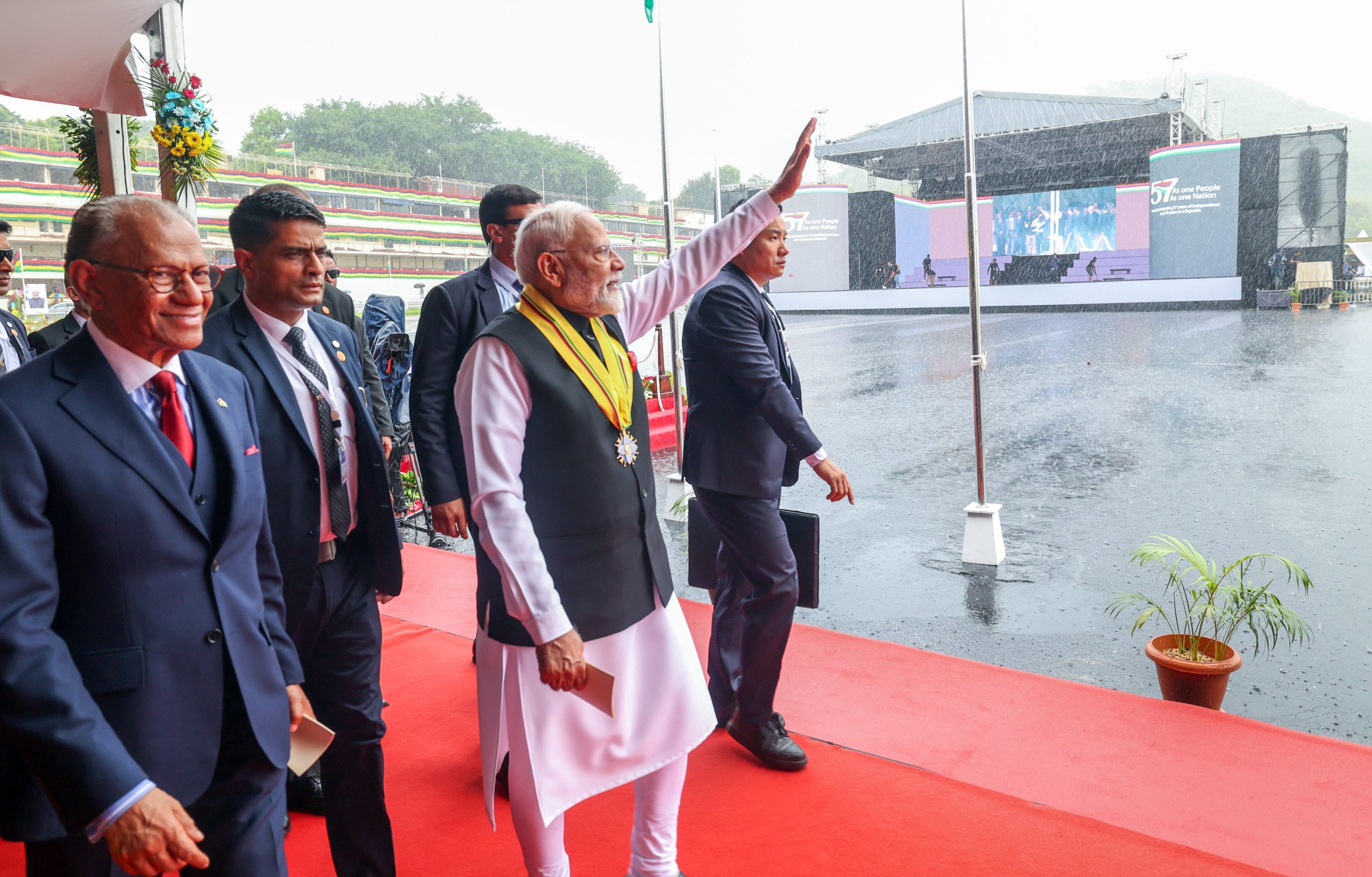 Mauritian devotees applaud PM Modi’s act of reverence at Ganga Talao