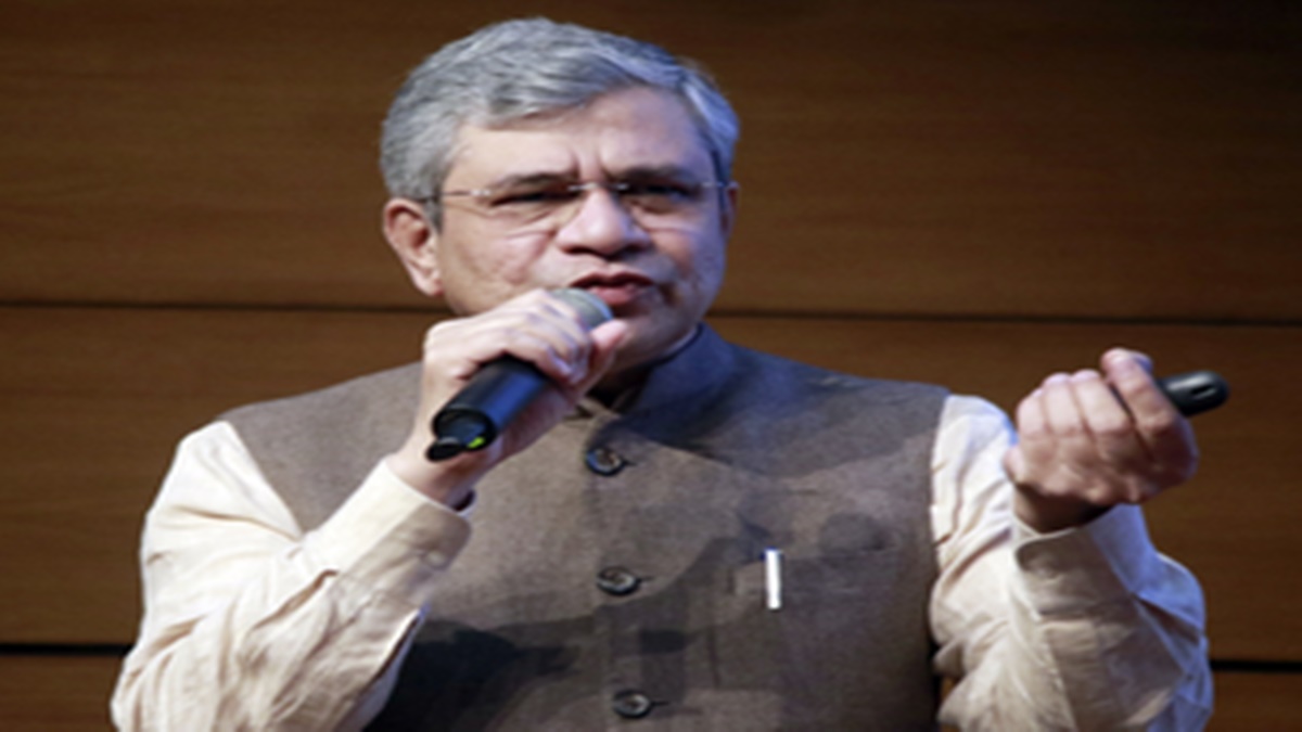 इलेक्ट्रॉनिक्स मैन्युफैक्चरिंग से बढ़ेंगे रोजगार के अवसर: अश्विनी वैष्णव