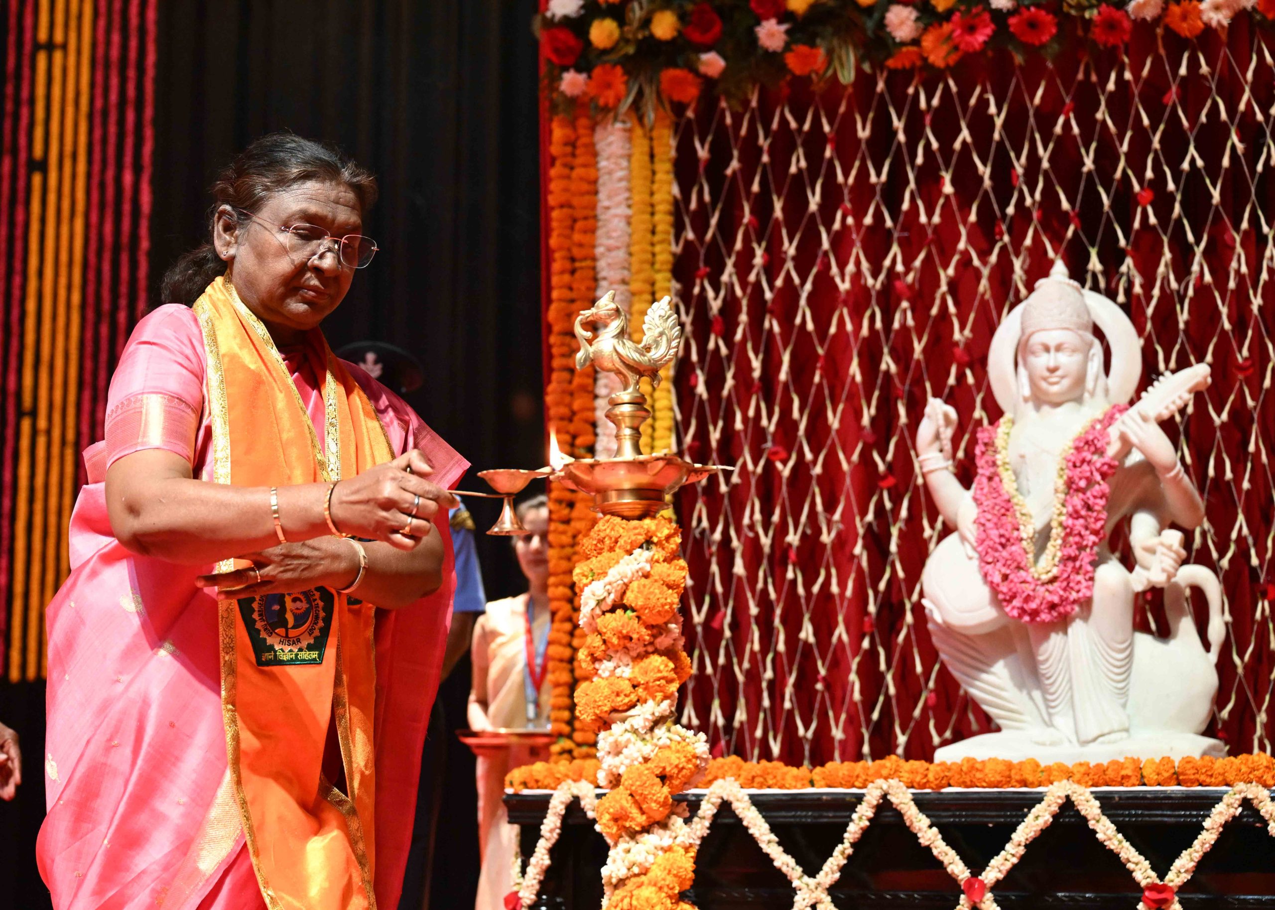 President Murmu graces convocation ceremony of Guru Jambheshwar University of Science and Technology