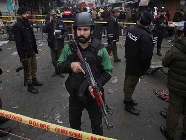 Suicide bombing at Pakistan military site kills 12