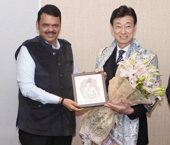 जापान के पूर्व मंत्री निशिमुरा यासुतोशी ने सीएम फडणवीस से की मुलाकात, दोनों के बीच विभिन्न मुद्दों पर चर्चा